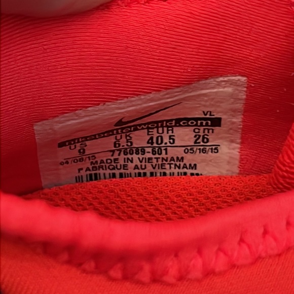 Women’s Nike Orange Golf Shoes - Picture 5 of 6